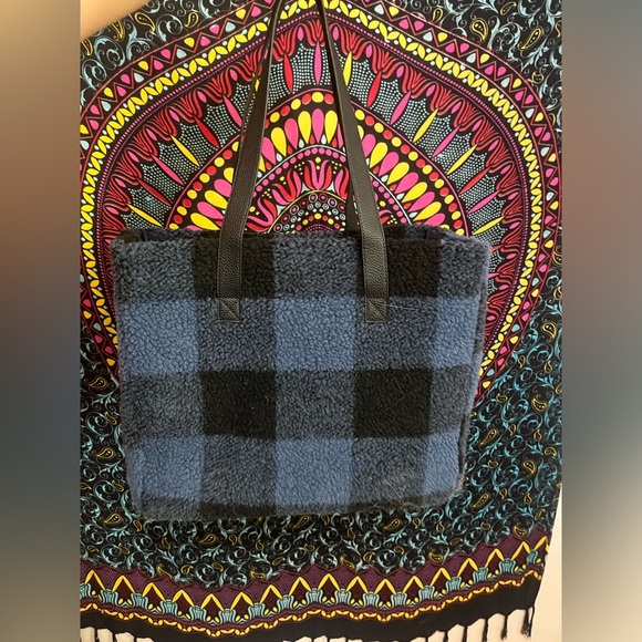 Sherpa Checkered Large Tote - Picture 2 of 4